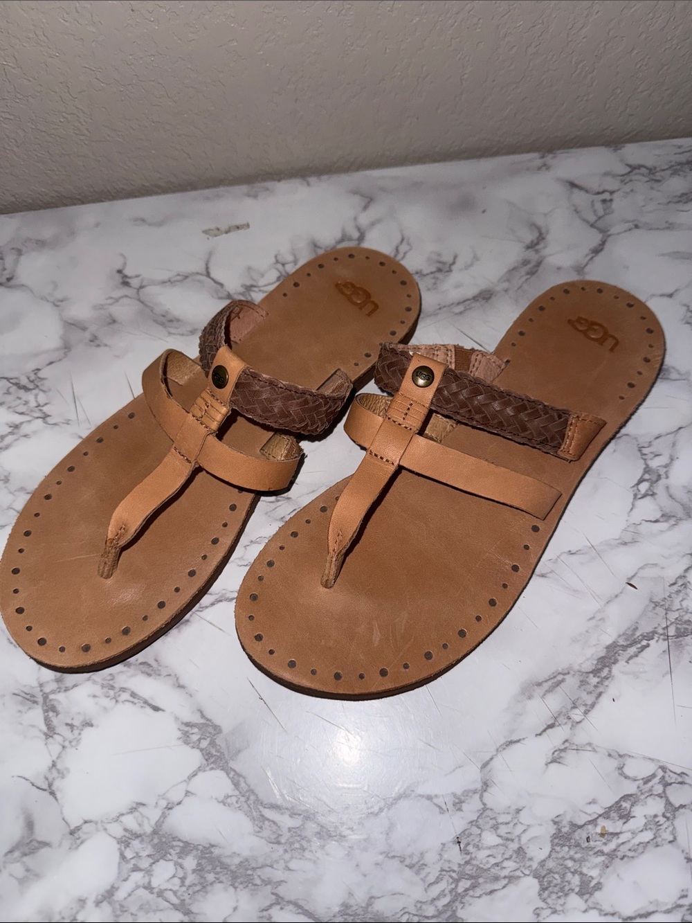 UGG Women’s Brown Braided Leather Toe-Post Sandals size 9